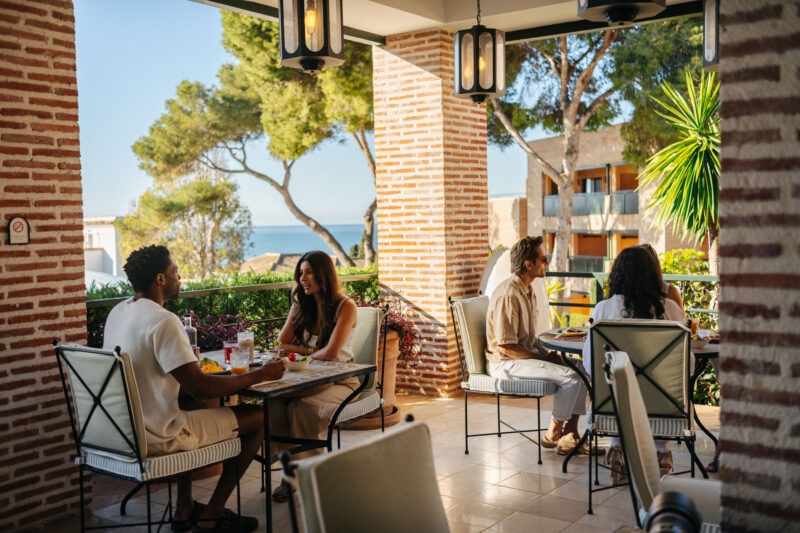 outdoor dining in a hotel restaurant