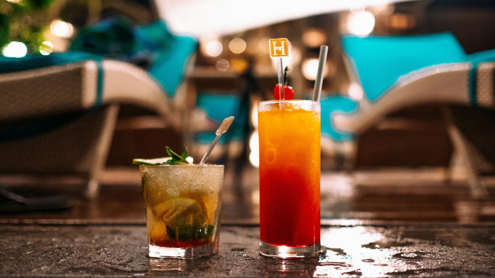 2 Drinks by the pool chair