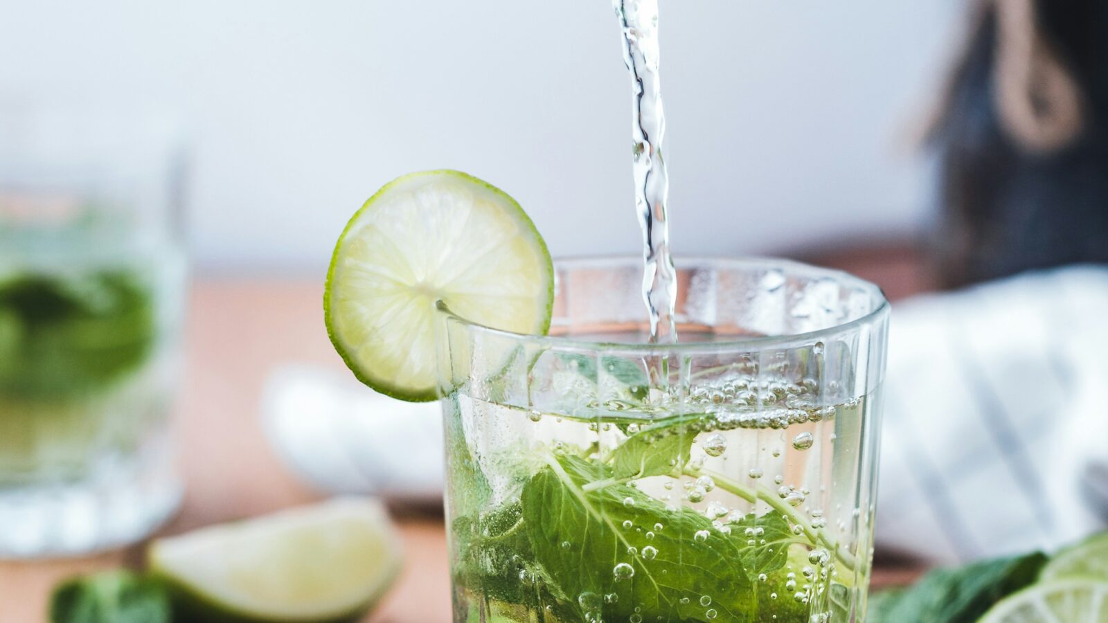 Pour cocktail
