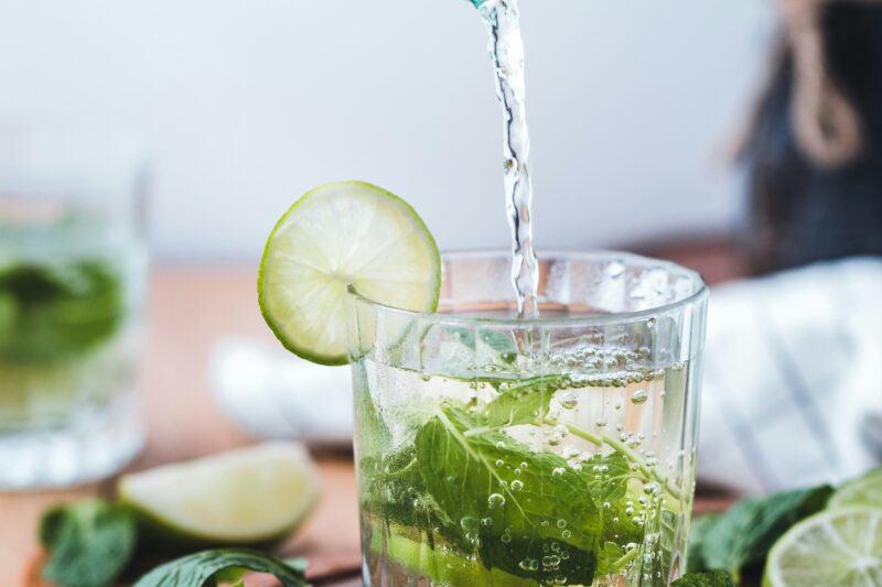 Pour cocktail