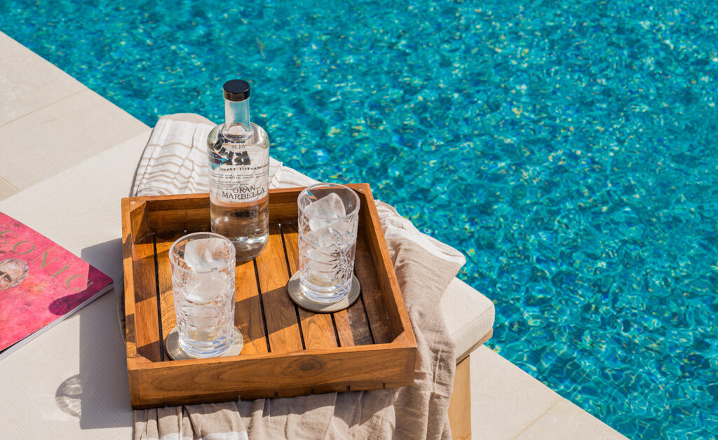 Drinks by the pool