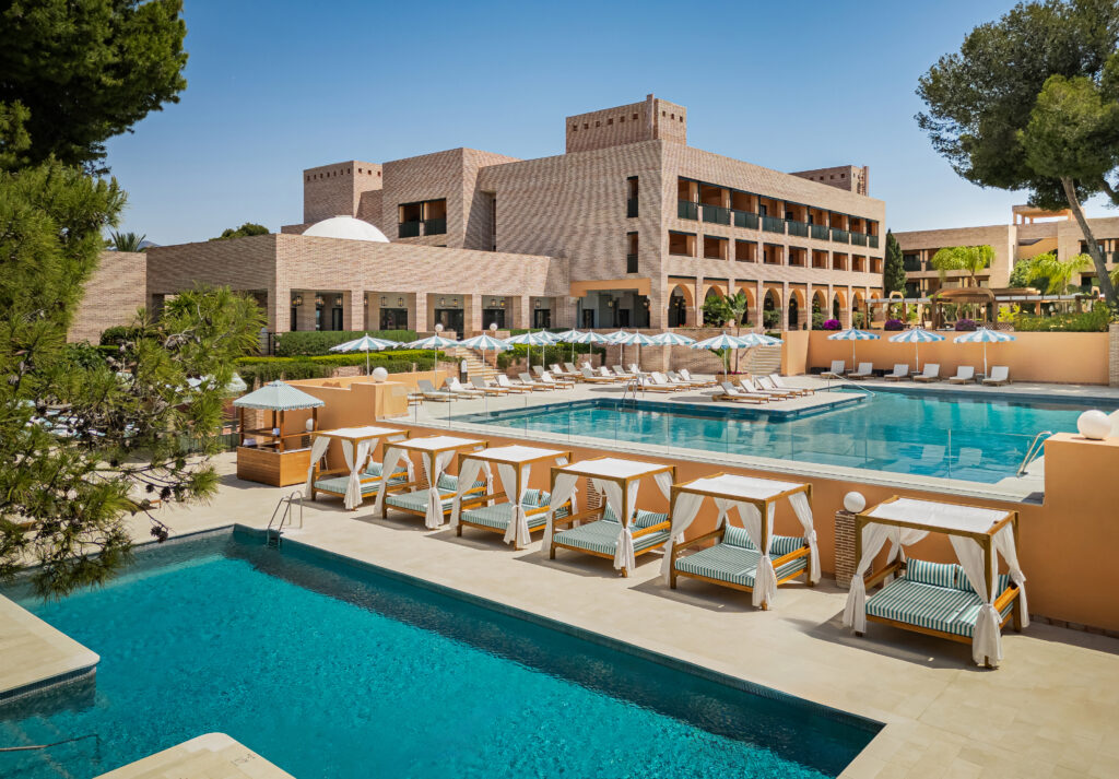 Gran Marbella exterior photo overlooking the pool
